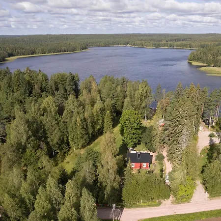 Beautifully Renovated Lakeside Red Casa de Férias Salo (Salo)