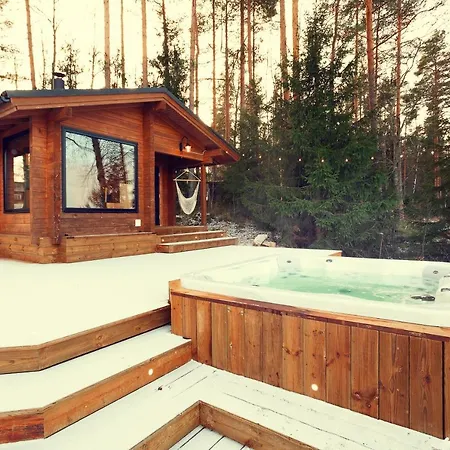 Beautifully Renovated Lakeside Red Casa de Férias Salo (Salo)