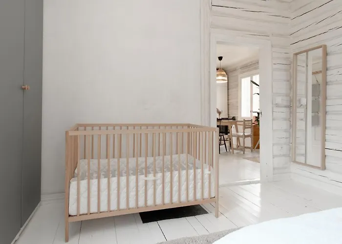 Ferienhaus Beautifully Renovated Lakeside Red